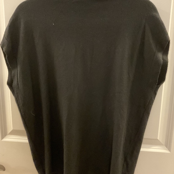 Aaeda Cap Sleeve Sweater - Picture 2 of 4